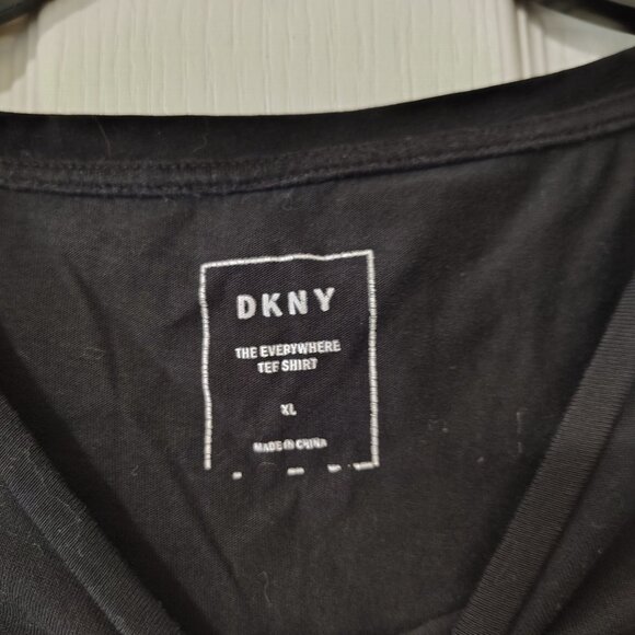 DKNY XL Black Embroider T-Shirt - Picture 2 of 4